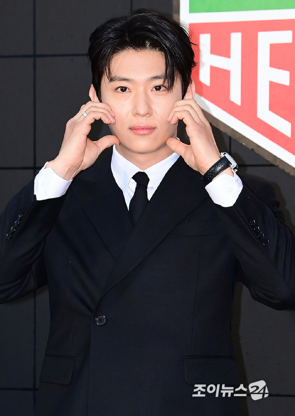 방송인 덱스가 25일 오후 서울 마포구 문화비축기지에서 열린 태그호이어 갈라 디너 이벤트 기념 행사에 참석하고 있다. [사진=정소희 기자]