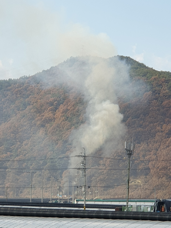 겸남 밀양 산불 현장 [사진=산림청 ]