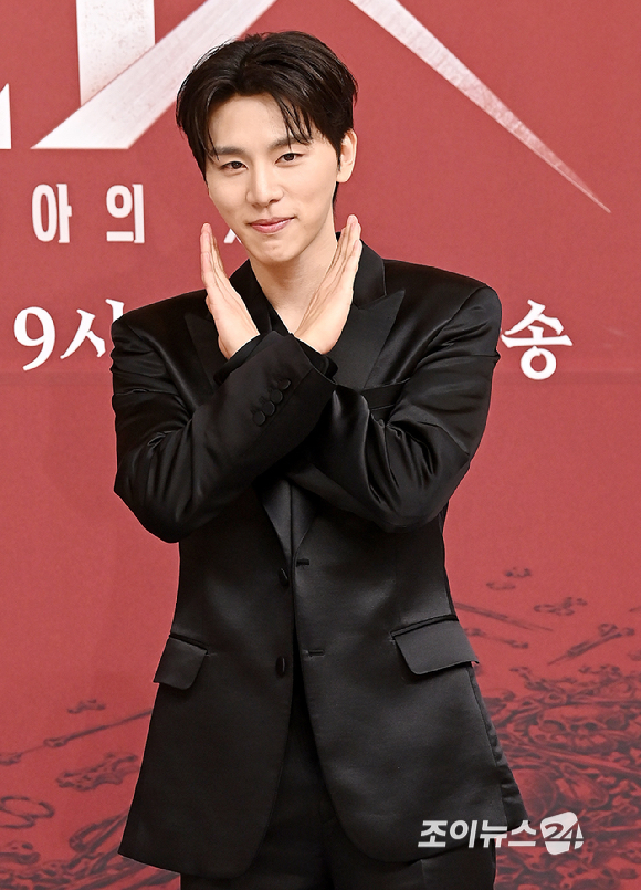 배우 김우석이 7일 서울 목동 SBS에서 열린 '닥터X : 하얀 마피아의 시대' 제작발표회에서 포즈를 취하고 있다. [사진=곽영래 기자]