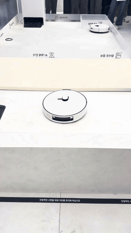 삼성전자 관계자들이 '2026 비스포크 AI 스팀' 출시 기자 간담회에서 발언하고 있다. [사진=황세웅 기자]