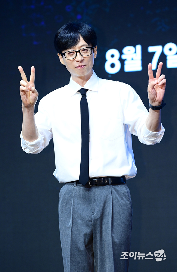 방송인 유재석이 6일 서울 여의도 콘래드 호텔에서 진행된 디즈니+ 오리지널 예능 '더 존: 버텨야 산다 시즌3' 제작발표회에 참석하고 있다. [사진=정소희 기자]