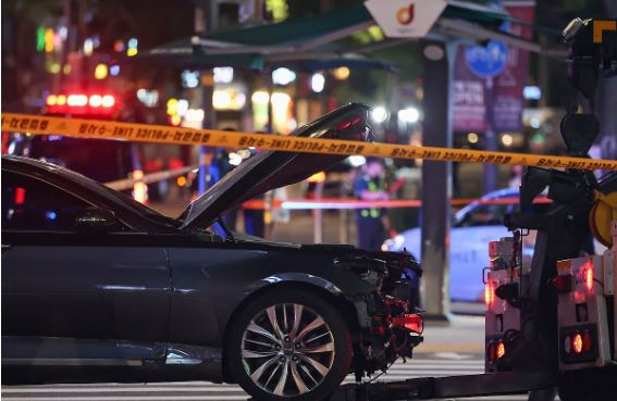 서울 시청역 역주행 사고 가해 차량 운전자 차모 씨가 구속 전 피의자 심문(영장실질심사)을 받기 위해 지난해 7월 30일 오전 서초구 서울중앙지법으로 들어서고 있다. [사진=연합뉴스]