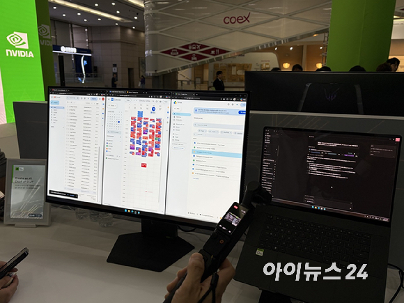 젠슨 황 엔비디아 CEO의 영상이 재생 중인 'RTX 스파크' 기반 MSI 노트북. [사진=권서아 기자]