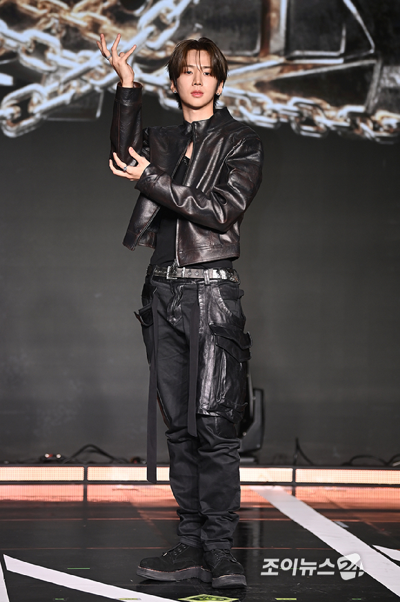 그룹 82메이저(82MAJOR) 남성모가 30일 오후 서울 강남구 일지아트홀에서 열린 미니 4집 '트로피' 컴백 쇼케이스에서 포토타임을 갖고 있다. [사진=곽영래 기자]