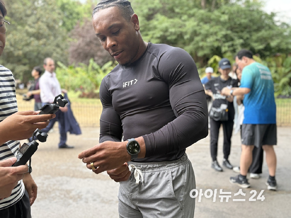 런던서 달려보니…"물을 마시세요" 먼저 챙긴 갤워치9