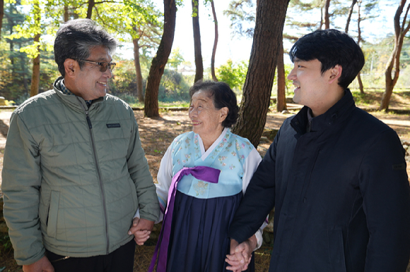 올해의 '산림 명문가'로 선정된 박동락 씨 가문. [사진=산림청]