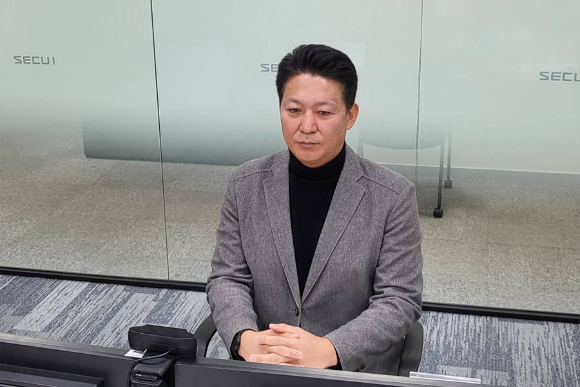 정삼용 시큐아이 대표가 7일 온라인으로 개최된 기자간담회에서 올해 사업 계획을 발표하고 있다. [사진=시큐아이]
