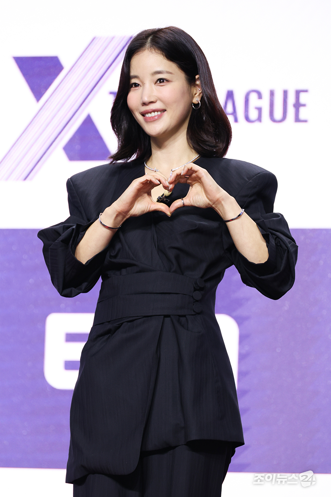 배우 기은세가 30일 오전 서울 마포구 상암동 큐브컨벤션센터에서 진행된 ENA 신규 예능프로그램 '엑스 더 리그(X THE LEAGUE)' 제작발표회에 참석해 포즈를 취하고 있다. [사진=문수지 기자]
