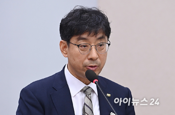 이안호 국가철도공단 이사장 직무대행이 20일 국회 국토교통위원회에서 열린 GTX-A 삼성역 공사 현장 철근 누락 관련 현안 질의에서 의원 질의에 답변하고 있다. [사진=곽영래 기자]