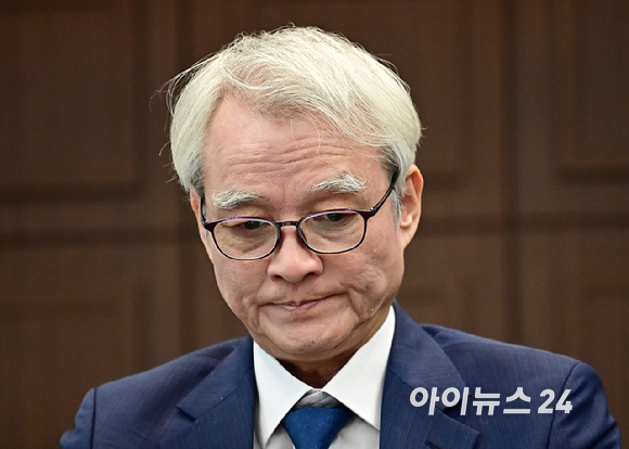 강성두 영풍 사장이 27일 오전 서울 중구 프레스센터에서 열린 영풍 '고려아연 주식 공개매수' 설명 기자간담회에 참석하고 있다. [사진=곽영래 기자]