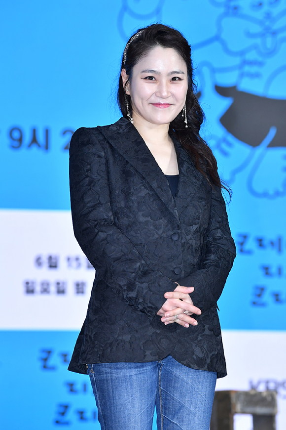 첼로연주가 겸 지휘자 장한나가 10일 오전 서울 영등포구 여의도동 KBS별관에서 진행된 KBS 2TV 새 예능프로그램 '크레이지 리치 코리안' 제작발표회에 참석해 포즈를 취하고 있다. [사진=문수지 기자]