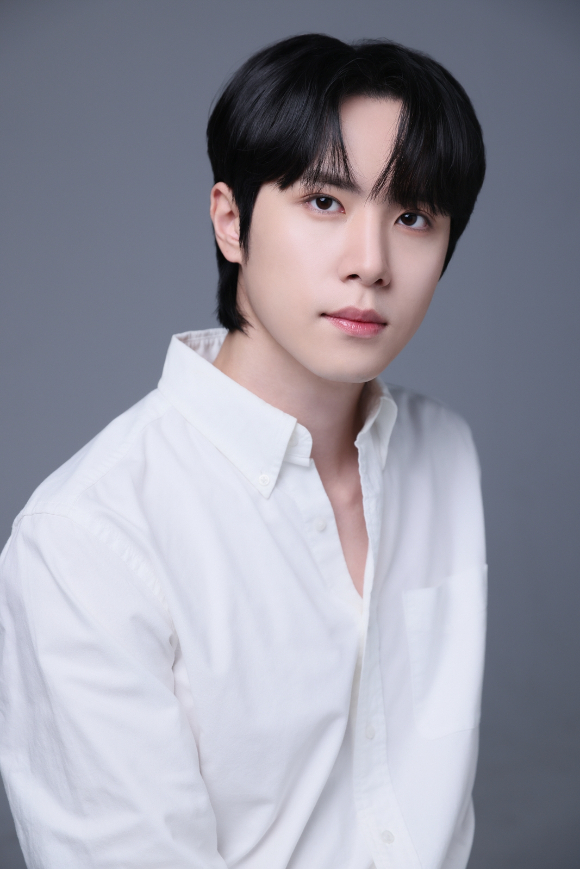 위아이 김동한, &apos;리플레이&apos;로 스크린 데뷔