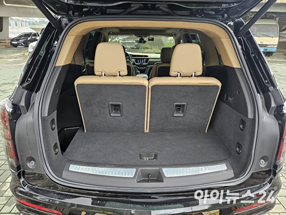 XT6 기본 적재공간. [사진=홍성효 기자]