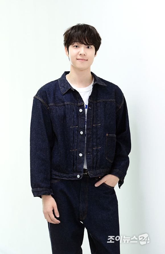 '킬러들의 쇼핑몰2' 배우 유현수가 7일 서울 영등포구 조이뉴스24 사옥에서 진행된 인터뷰를 앞두고 포즈를 취하고 있다. [사진=정소희 기자]