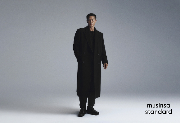 무신사 스탠다드는 다양한 직업을 가진 11명의 셀러브리티와 함께한 코트 화보를 공개했다. [사진=무신사 스탠다드]