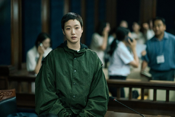 배우 김고은이 넷플릭스 시리즈 '자백의 대가'에서 열연하고 있다. [사진=넷플릭스]