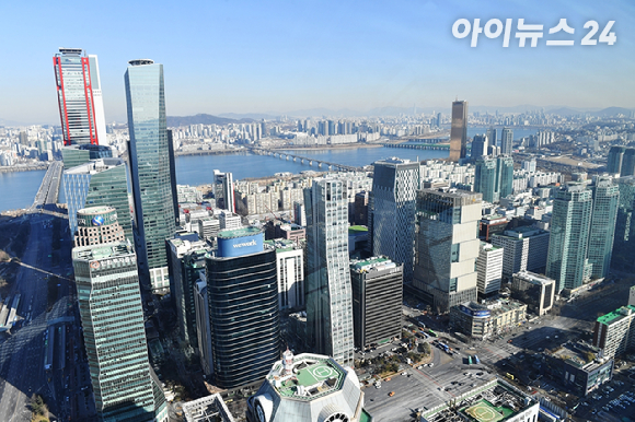 이재명 대통령이 18일 서울 용산 대통령실에서 열린 수석보좌관회의에서 발언하고 있다. [사진=연합뉴스]