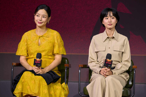 배우 이하늬가 넷플릭스 시리즈 '애마'에서 열연하고 있다. [사진=넷플릭스]