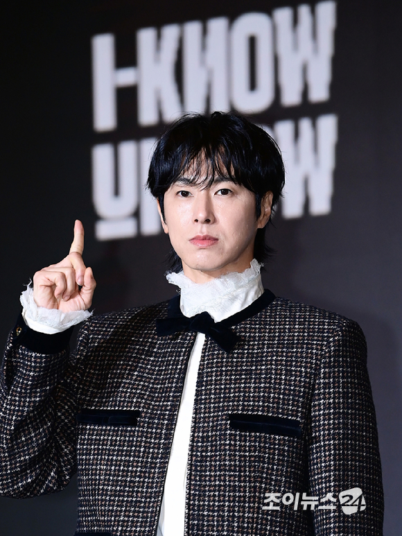 [포토] 유노윤호, 레슨 많이 받더니 이제 &apos;아이 노우&apos;