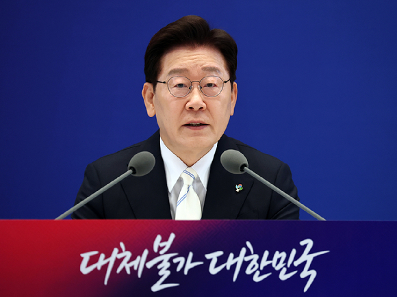 이재명 대통령이 8일 청와대 영빈관에서 열린 취임 1주년 기자회견에서 발언하고 있다. 2026.6.8 [사진=연합뉴스]