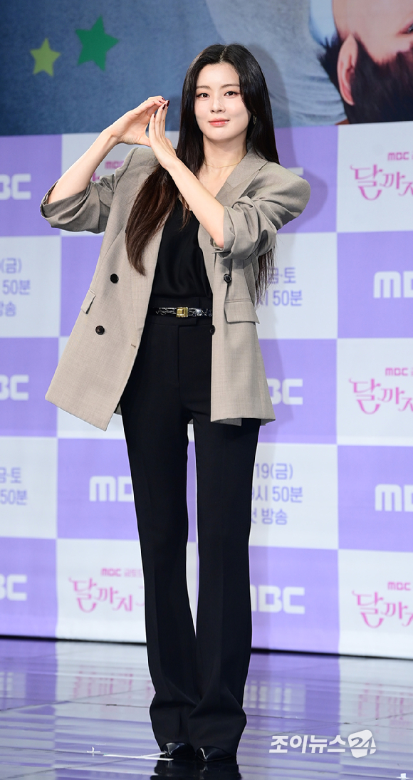 배우 이선빈이 16일 오전 서울 상암동 MBC 사옥에서 진행된 MBC 새 금토드라마 '달까지 가자' 제작발표회에 참석하고 있다. [사진=정소희 기자]