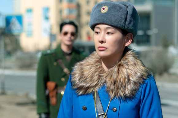 배우 윤선아가 영화 '신의 악단'에서 박시후와 연기 호흡을 맞추고 있다. [사진=스튜디오타겟]