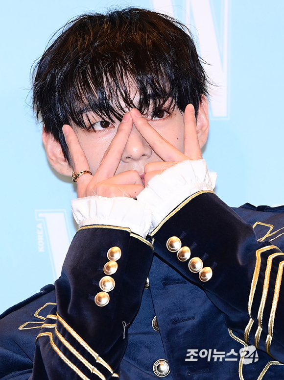 그룹 방탄소년단(BTS) 뷔가 15일 오후 서울 종로구 포시즌스 호텔에서 열린 제20회 유방암 인식 항상 캠페인 자선 행사 'LOVR YOUR'에 참석하고 있다. [사진=정소희 기자]