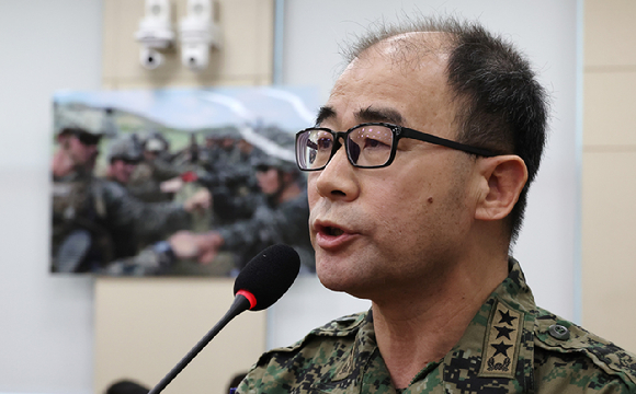 곽종근 전 특수전사령관이 4일 국회에서 열린 '윤석열 정부의 비상계엄 선포를 통한 내란 혐의 진상규명 국정조사 특별위원회' 청문회에 출석해 의원 질의에 답하고 있다. 2025.2.4 [사진=연합뉴스]
