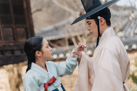 배우 이재욱이 넷플릭스 시리즈 '탄금'에서 열연하고 있다. [사진=넷플릭스]