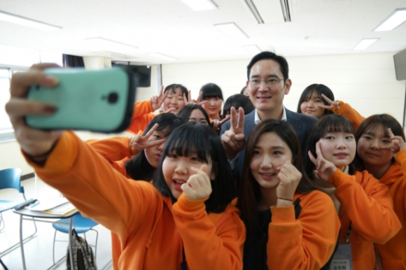 삼성은 미래 인재 양성을 위해 향후 5년간 신규로 8만 명을 채용키로 했다. [사진=삼성전자]