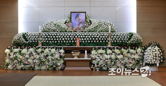 故 휘성의 빈소가 14일 오전 서울 강남구 서울삼성병원 장례식장에 마련됐다. [사진=사진공동취재단]