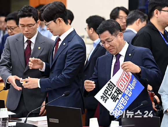 배경훈 과학기술정보통신부 장관 후보자가 14일 서울 여의도 국회에서 열린 과학기술정보방송통신위원회 인사청문회에서 질의에 답변하고 있다. [사진=곽영래 기자]