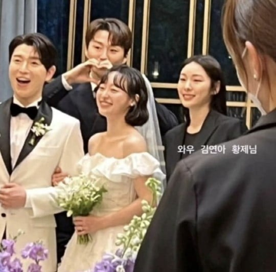 포레스텔라 멤버 배두훈과 배우 강연정의 결혼식에서 김연아가 포착됐다. [사진=온라인커뮤니티]