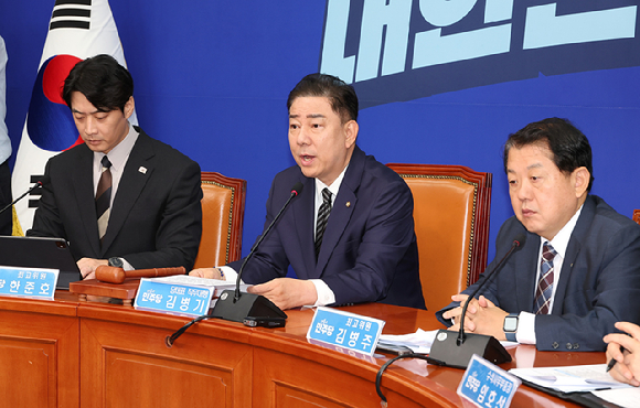 더불어민주당 김병기 당 대표 직무대행 겸 원내대표가 18일 국회에서 열린 최고위원회의에서 발언하고 있다. 2025.7.18 [사진=연합뉴스]