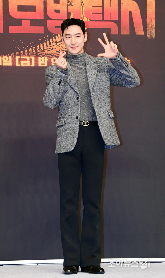 배우 이제훈이 18일 오후 서울 양천구 목동 SBS에서 열린 SBS 새 금토드라마 '모범택시3' 제작발표회에 참석하고 있다. [사진=정소희 기자]