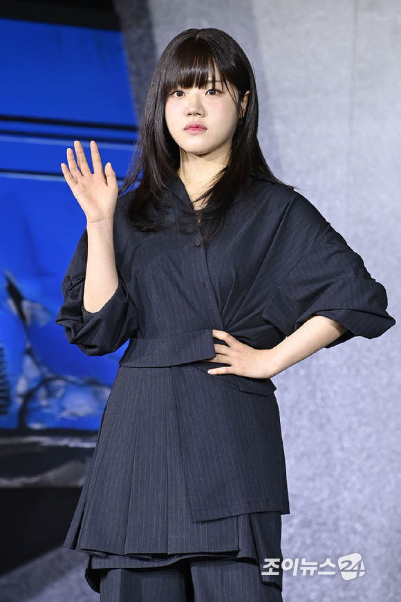 배우 김향기가 22일 오전 서울 강남구 삼성동 웨스틴 서울 파르나스에서 열린 넷플릭스 시리즈 '캐셔로' 제작발표회에 참석해 포즈를 취하고 있다. [사진=문수지 기자]