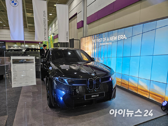 BYD코리아는 25일 서울 코엑스에서 열리는 'EV트렌드코리아 2026'에서 부스를 마련하고 '씨라이언 6 DM-i'를 선보였다. [사진=설재윤 기자]