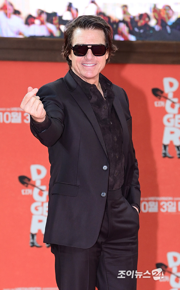 할리우드 배우 톰 크루즈가 2일 오후 서울 영등포구 타임스퀘어에서 열린 영화 '디거'(감독 알레한드로 G. 이냐리투) 내한 레드카펫 행사에 참석하고 있다. [사진=정소희 기자]