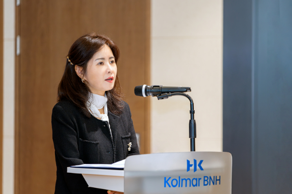 윤여원 콜마비앤에이치 대표가 6일 열린 창립 20주년 기념행사에서 인사말을 하고 있다. 2024.02.06 [사진=콜마비앤에이치 제공]