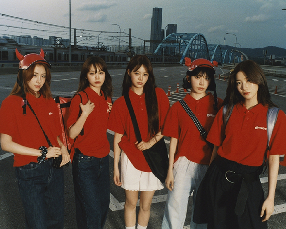 르세라핌 &apos;스파게티&apos;, 日 오리콘 차트 1위…놀라운 성장세