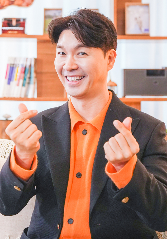 방송인 박수홍이 26일 온라인으로 진행된 TV CHOSUN 리얼 다큐예능 '조선의 사랑꾼' 제작발표회에 참석하고 있다. [사진=TV CHOSUN]