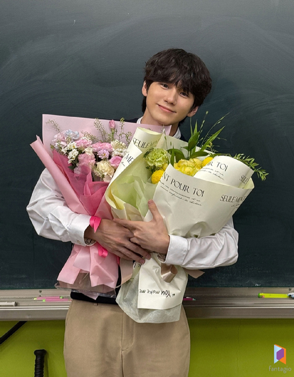 배우 옹성우가 KBS 2TV 단막 프로젝트 '러브 : 트랙 첫사랑은 줄이어폰'을 성공적으로 마쳤다. [사진=판타지오]