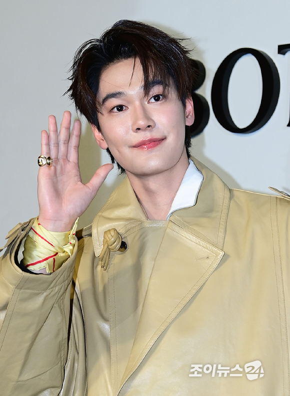 태국 배우 듀 지라왓이 28일 오후 서울 성동구 성수동 에스팩토리D동에서 열린 보테가 베네타 2026 여름 프라이빗 뷰 포토콜 행사에 참석하고 있다. [사진=정소희 기자]