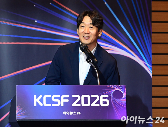 클라우드 기술과 소프트웨어 산업의 변화 흐름을 조망하는 '대한민국 클라우드/SaaS 포럼 2026'이 29일 서울 영등포구 여의도 FKI타워에서 열렸다. 김동훈 NHN클라우드 대표가 기조강연을 하고 있다. [사진=정소희 기자]