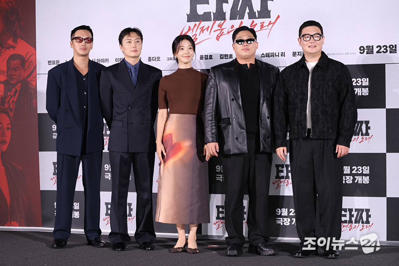 배우 변요한, 노재원, 임세미, 문지훈(스윙스), 김민호가 18일 서울 용산구 CGV용산아이파크몰점에서 진행된 영화 '타짜: 벨제붑의 노래'(감독 최국희) 제작보고회에 참석해 포즈를 취하고 있다. [사진=문수지 기자]