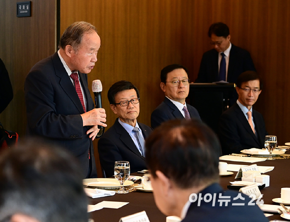 1일 서울 광화문 한국프레스센터에서 산업통산부 역대 장관 초청 간담회가 열렸다. [사진=정소희 기자]
