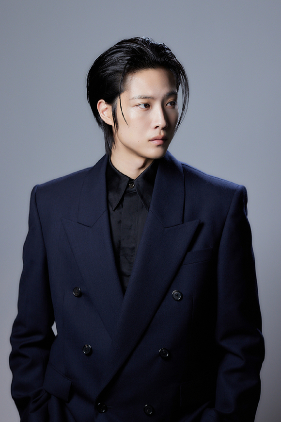 배우 이종원이 영화 '살목지' 인터뷰에 앞서 포즈를 취하고 있다. [사진=(주)쇼박스]