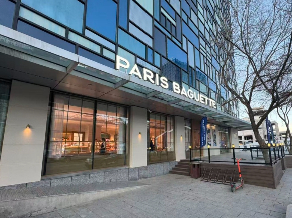 파리바게뜨 몽골 1호점 '자이산스퀘어점' 전경. [사진=SPC]