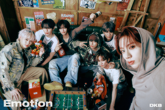 [오늘컴백] 다크비, &apos;보플2&apos; 화력 받을까…성숙 감성 &apos;Emotion&apos;