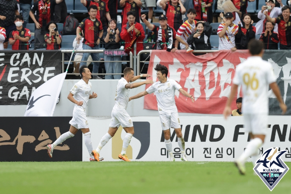 FC서울 이승모가 득점 기록하고 세리머니를 하고 있다. [사진=한국프로축구연맹]